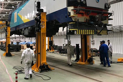 Mobile lifting jacks